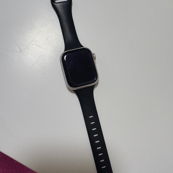 Apple Watch series 7 - Picture 1 of 4